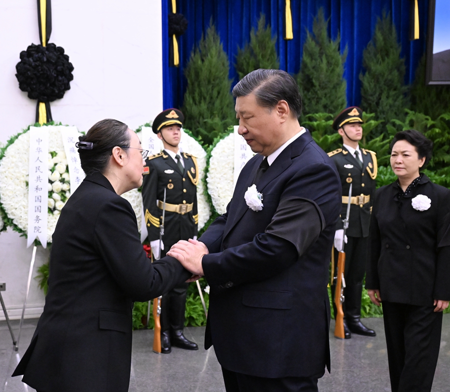 李克强同志遗体在京火化　习近平等到八宝山革命公墓送别