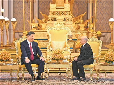 习近平会见柬埔寨国王西哈莫尼